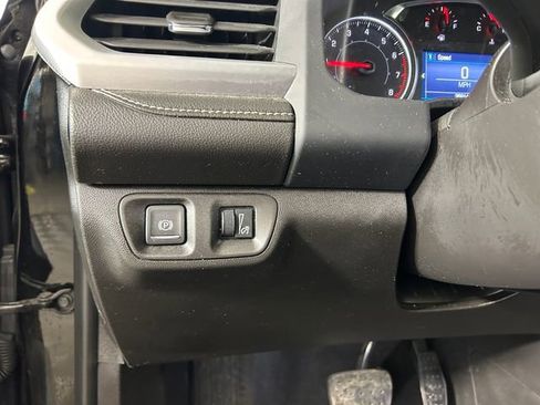 Used 2023 GMC Acadia SLE image 20