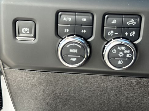 Used 2024 GMC Sierra 1500 Denali Ultimate AWD/4WD image 20