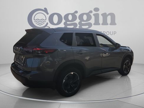Certified 2026 Nissan Rogue SV w/ SV Premium Package FWD image 5