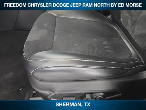 Used 2025 Jeep Grand Cherokee Altitude AWD/4WD image 18