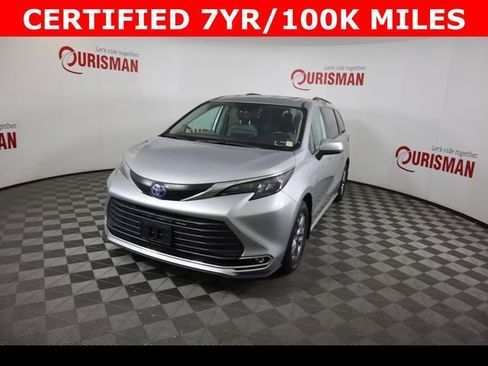 Used 2024 Toyota Sienna XLE w/ XLE Plus Package AWD/4WD image 2