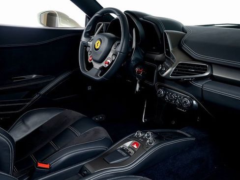 Used 2014 Ferrari 458 Italia image 47