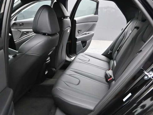 New 2026 Hyundai Elantra SEL Sport FWD image 16