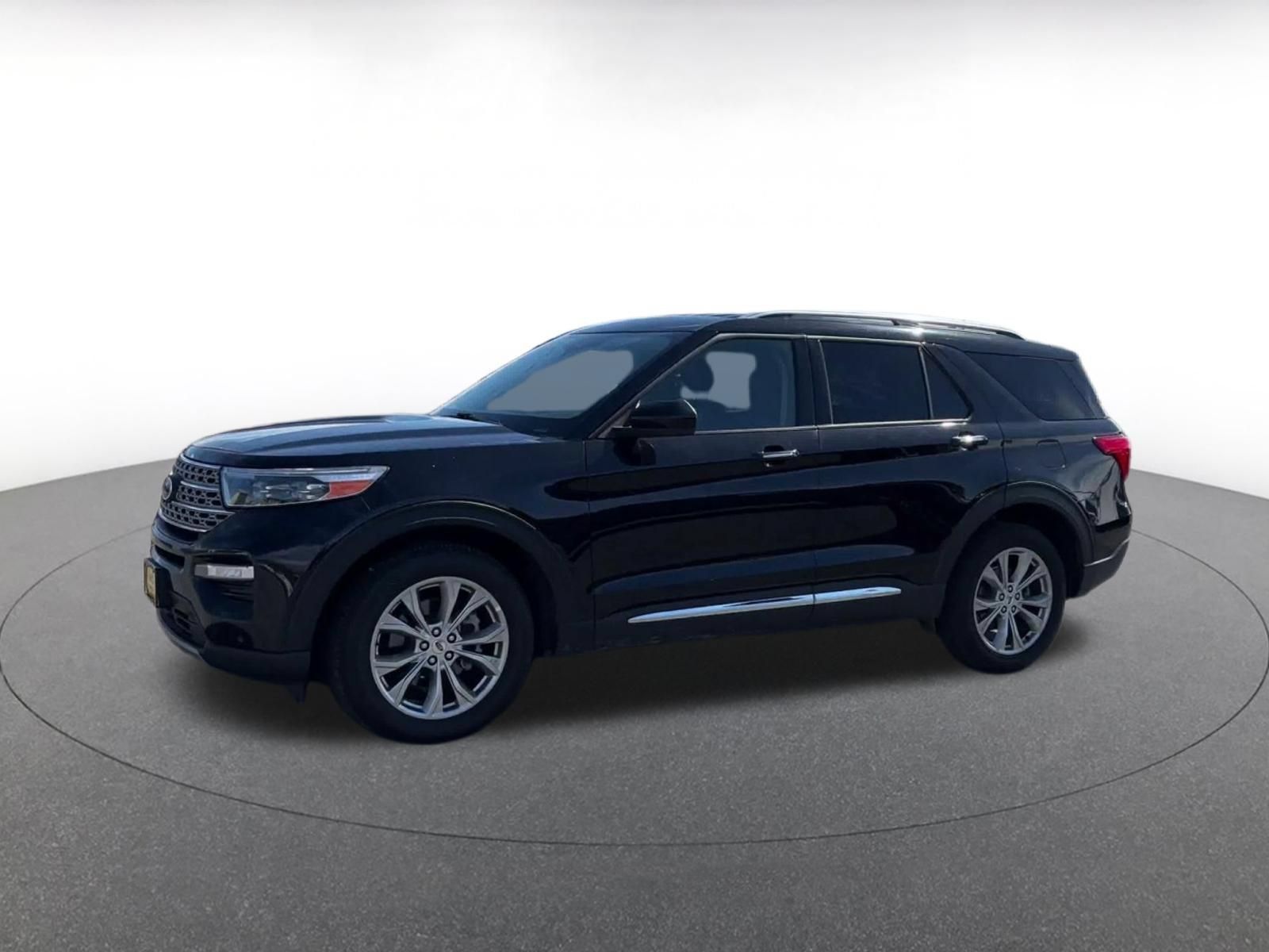 Used 2023 Ford Explorer Limited AWD/4WD image 7