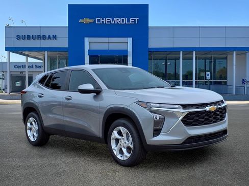 New 2026 Chevrolet Trax LS w/ LS Convenience Package FWD image 3