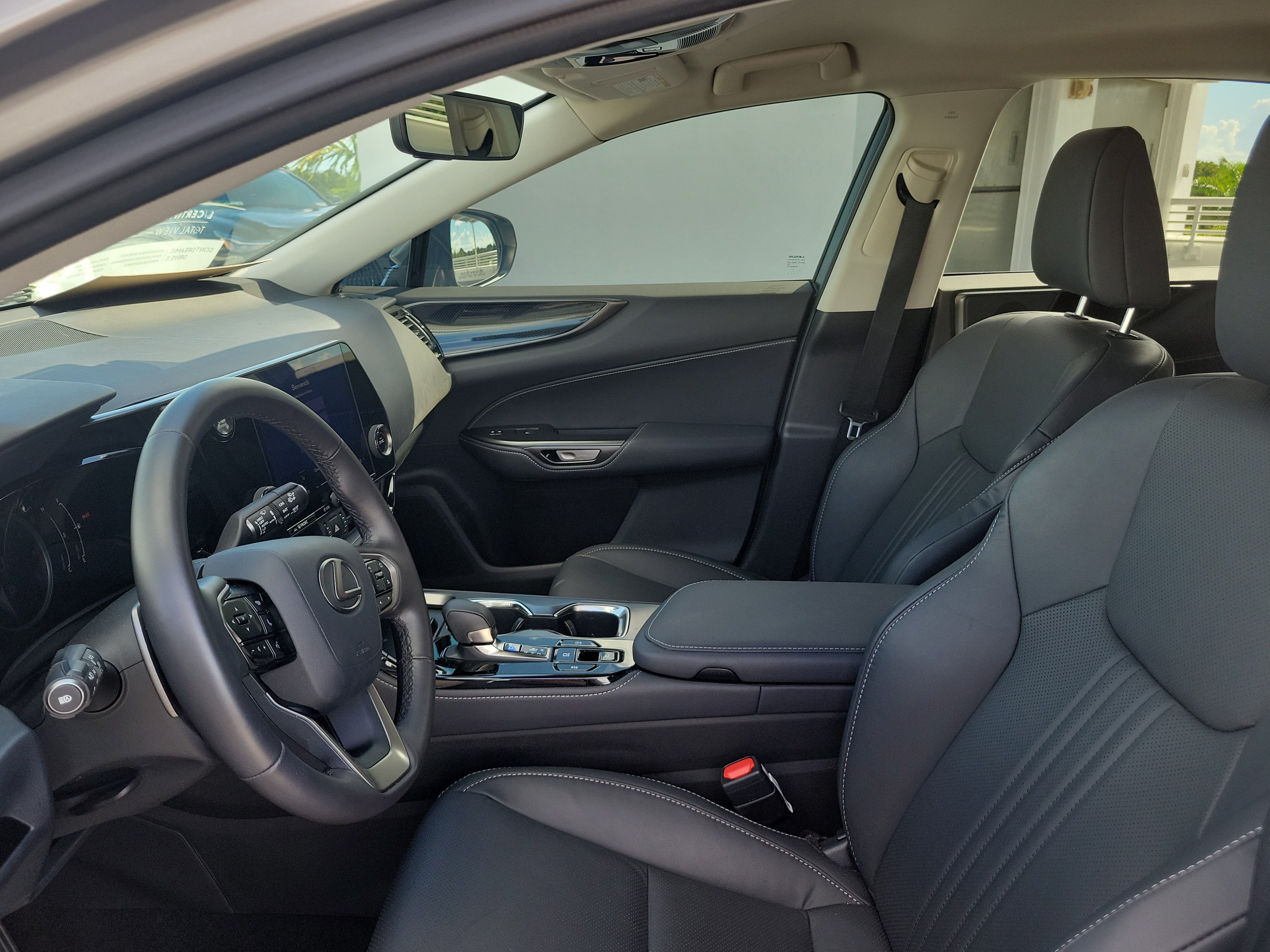Used 2025 Lexus NX 250 FWD w/ Accessory Package (Z2) image 21