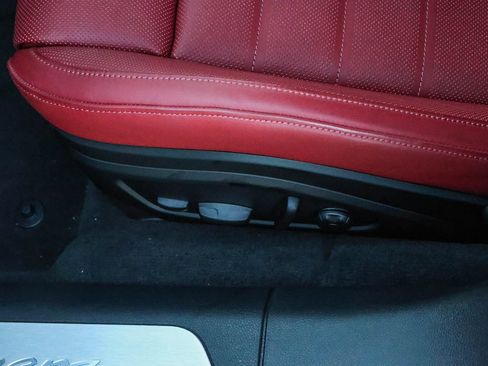 Used 2026 Porsche Panamera RWD image 27