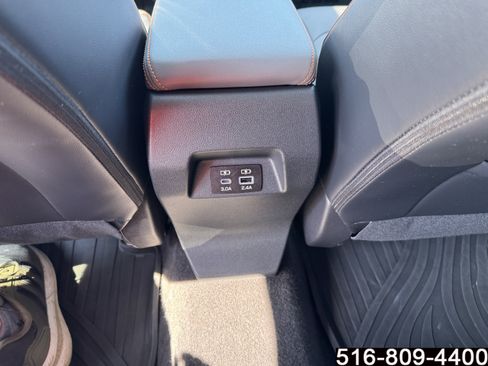 Used 2025 Subaru Crosstrek 2.5i Limited AWD/4WD image 18