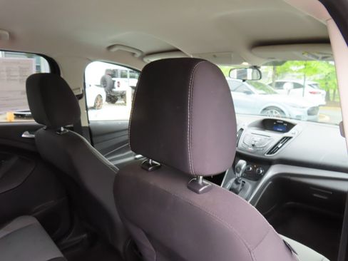 Used 2015 Ford Escape SE FWD image 30