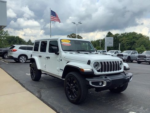 Certified 2025 Jeep Wrangler Unlimited Sahara w/ Safety Group AWD/4WD image 3