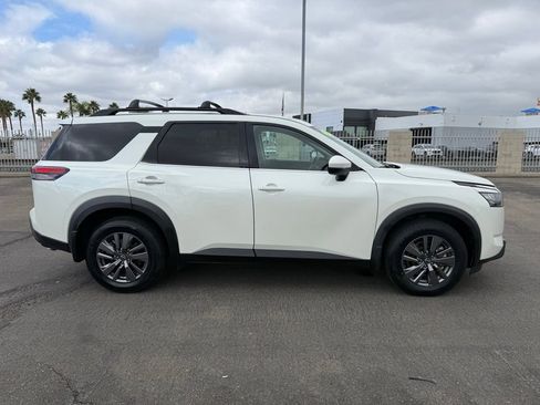 Certified 2023 Nissan Pathfinder SV image 7
