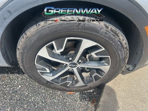 Used 2024 Kia Sportage EX FWD image 11