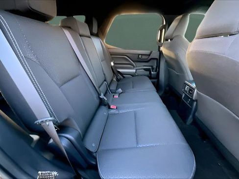 Used 2025 Toyota 4Runner SR5 image 24