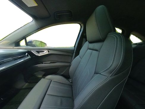 Used 2025 Audi Q4 e-tron Premium Plus image 66