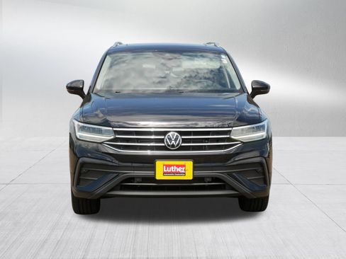 Used 2022 Volkswagen Tiguan SE w/ Panoramic Sunroof Package AWD/4WD image 2