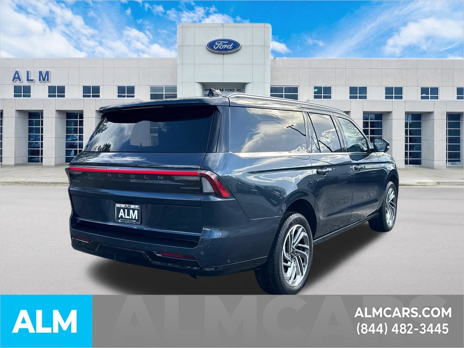 Used 2025 Lincoln Navigator L Reserve AWD/4WD image 5
