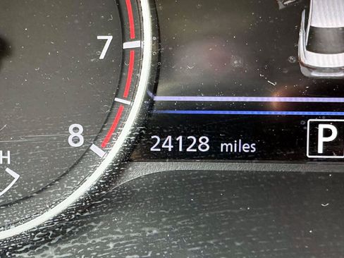 Certified 2023 Nissan Sentra SV FWD image 30