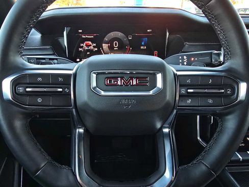 Used 2024 GMC Acadia Elevation image 24