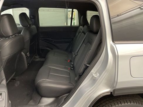 New 2026 Jeep Cherokee Limited image 17