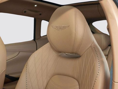 Used 2022 Aston Martin DBX AWD/4WD image 24
