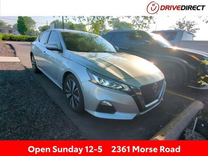 Used 2021 Nissan Altima 2.5 SV w/ SV Premium Package