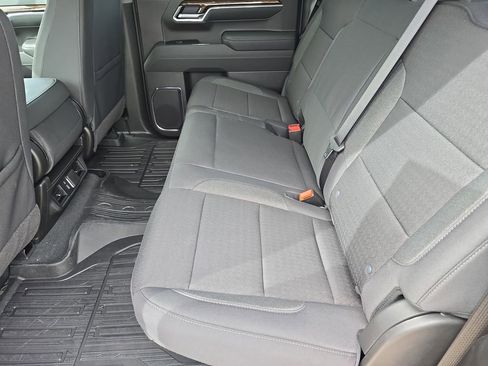 New 2026 GMC Sierra 1500 SLE image 15