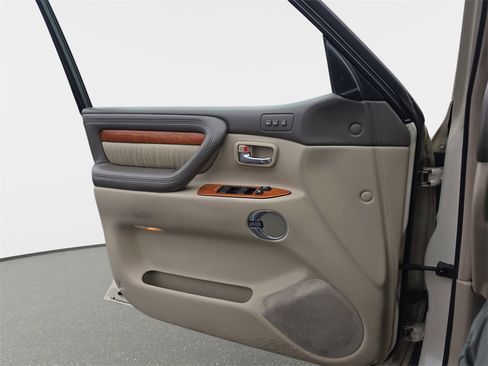 Used 2006 Lexus LX 470 4WD image 31