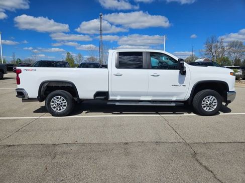 Used 2025 Chevrolet Silverado 2500 LT w/ Convenience Package AWD/4WD image 8