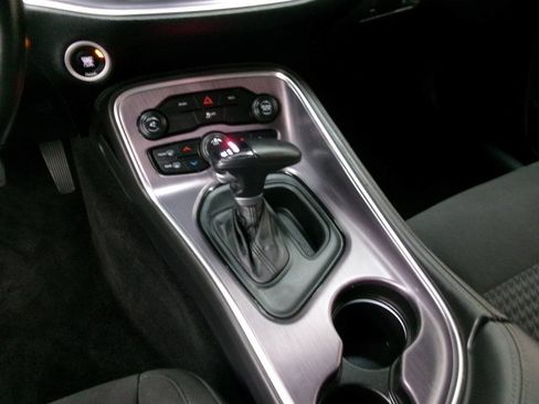 Used 2016 Dodge Challenger SXT RWD image 20