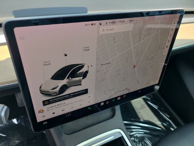 Used 2021 Tesla Model Y Long Range AWD/4WD image 28