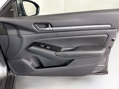 Used 2023 Nissan Altima 2.5 SV image 30