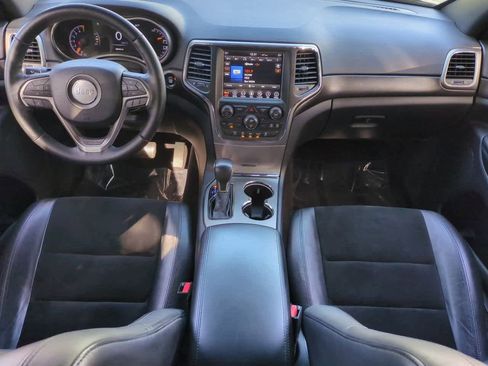 Used 2018 Jeep Grand Cherokee Altitude image 15
