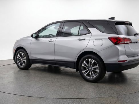 Used 2025 Chevrolet Equinox LT FWD image 6
