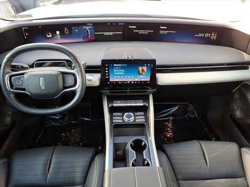 Certified 2025 Lincoln Nautilus Reserve AWD/4WD image 15