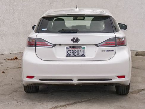 Used 2013 Lexus CT 200h w/ Premium Pkg w/Navigation FWD image 8