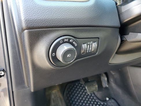 Used 2019 Jeep Compass Latitude w/ Cold Weather Group image 8