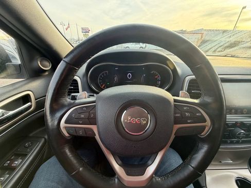 Used 2015 Jeep Grand Cherokee Limited w/ Luxury Group II image 29