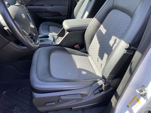 Used 2019 Chevrolet Colorado Z71 image 12