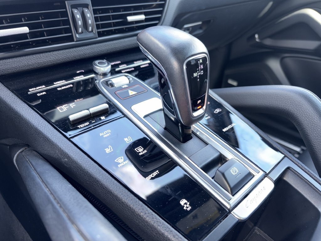 Used 2020 Porsche Cayenne AWD/4WD image 6