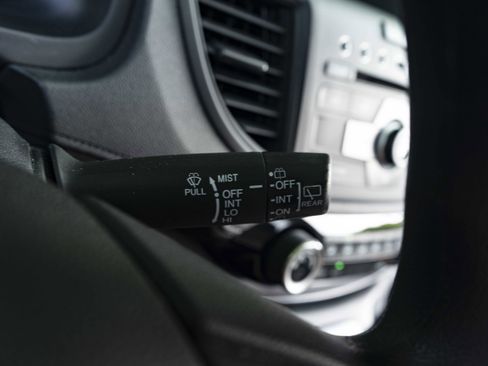 Used 2015 Honda CR-V LX image 24