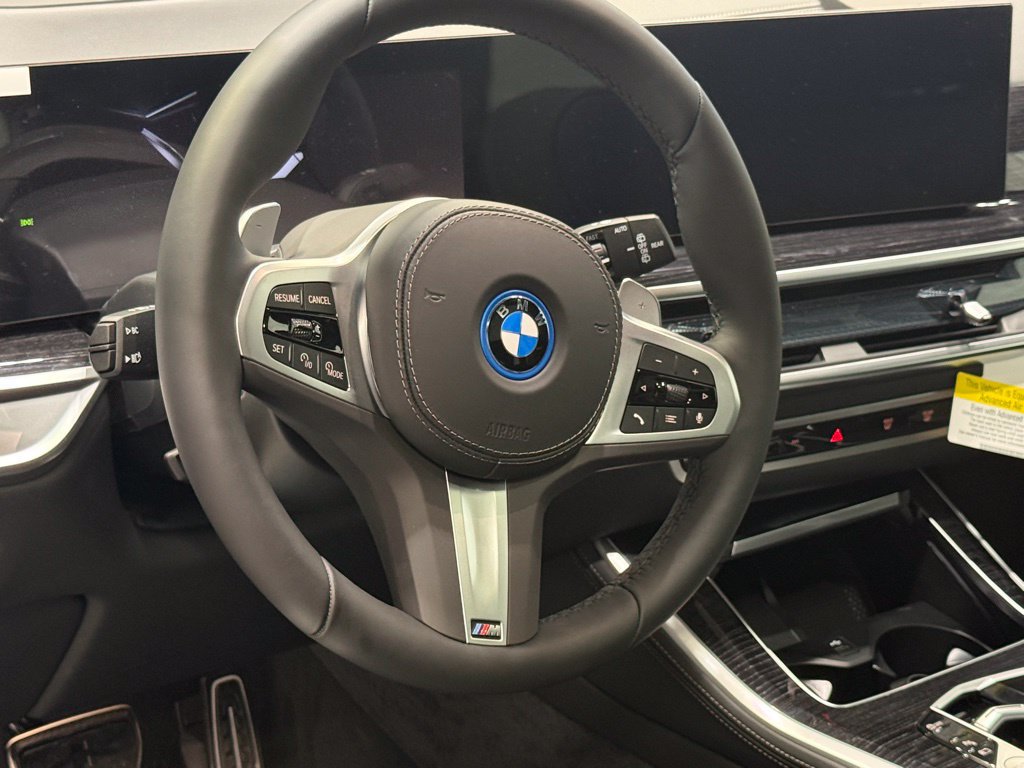 Used 2026 BMW X5 xDrive50e w/ M Sport Package AWD/4WD image 11