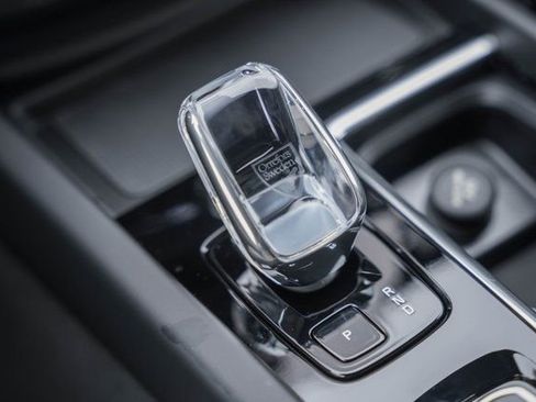 New 2026 Volvo XC60 B5 Plus w/ Protection Package Premier image 25