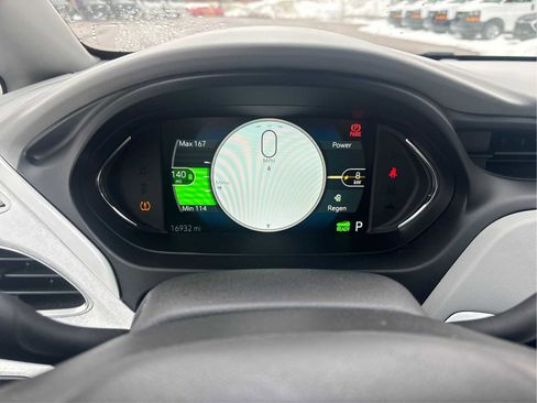 Used 2019 Chevrolet Bolt Premier w/ Infotainment Package image 17