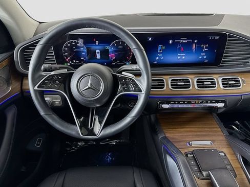 Used 2024 Mercedes-Benz GLE 350 4MATIC w/ Winter Package image 24