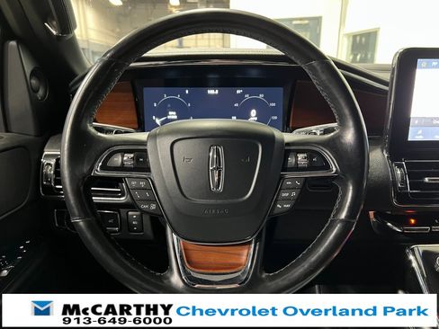 Used 2020 Lincoln Navigator Reserve image 12