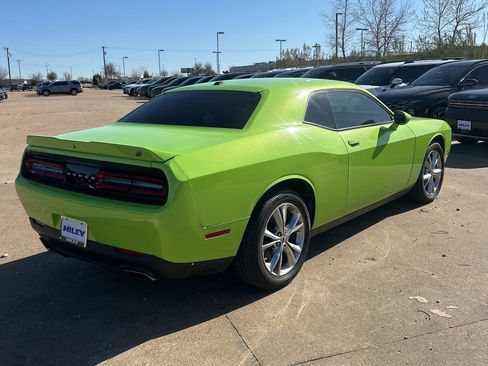 Used 2023 Dodge Challenger SXT image 3