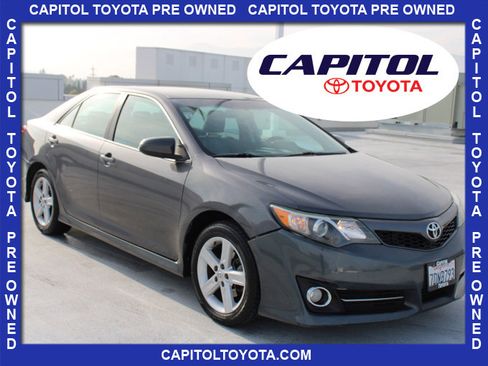 Used 2014 Toyota Camry SE image 1