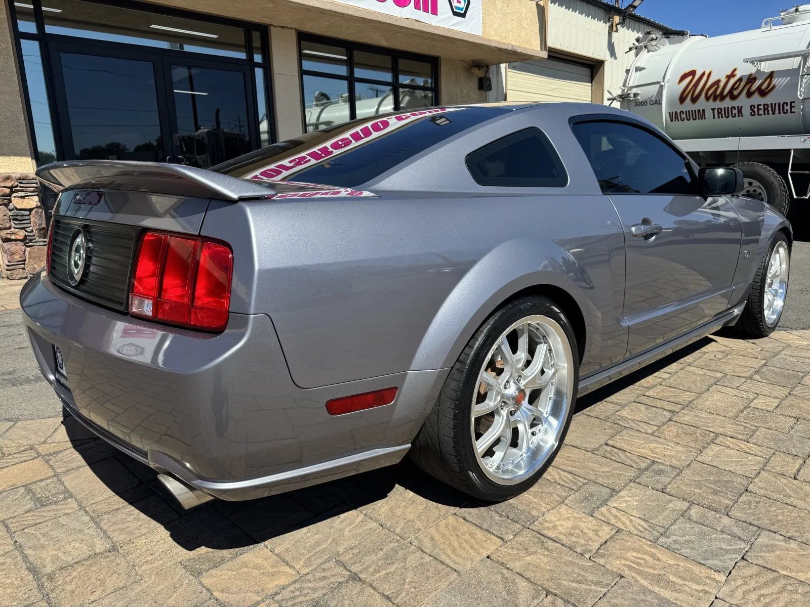 Used 2007 Ford Mustang GT Premium RWD image 2