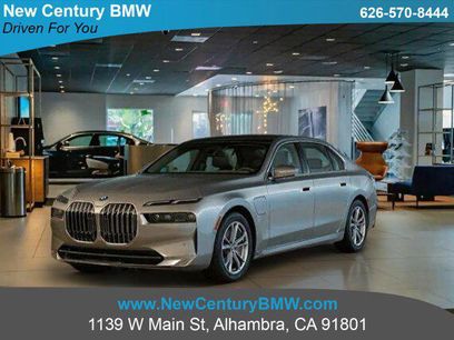 New 2025 BMW 750e xDrive w/ Premium Package