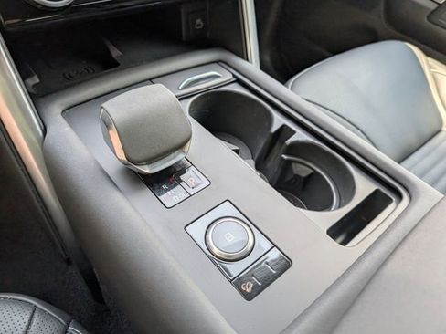 Certified 2024 Land Rover Discovery Dynamic SE AWD/4WD image 18